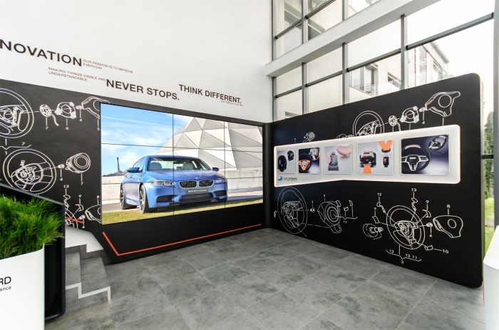 Foto proiect - Showroom automotive